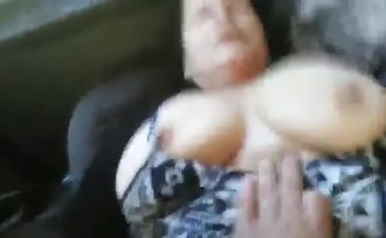 شرموطة سعودى بتتناك في كسها من عشيقها