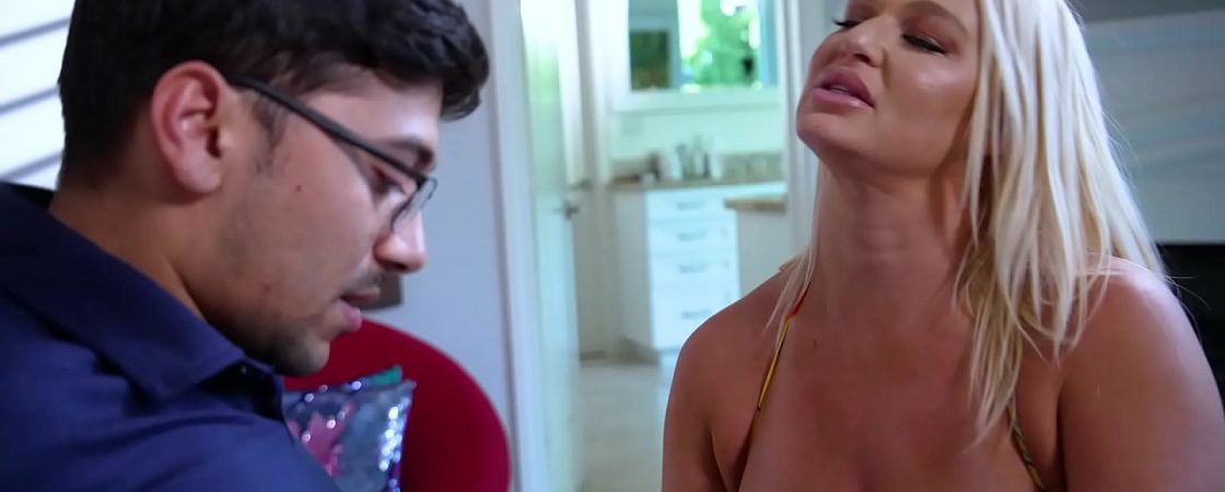 سكس امهات جامدة xnxx ولد ينيك امه